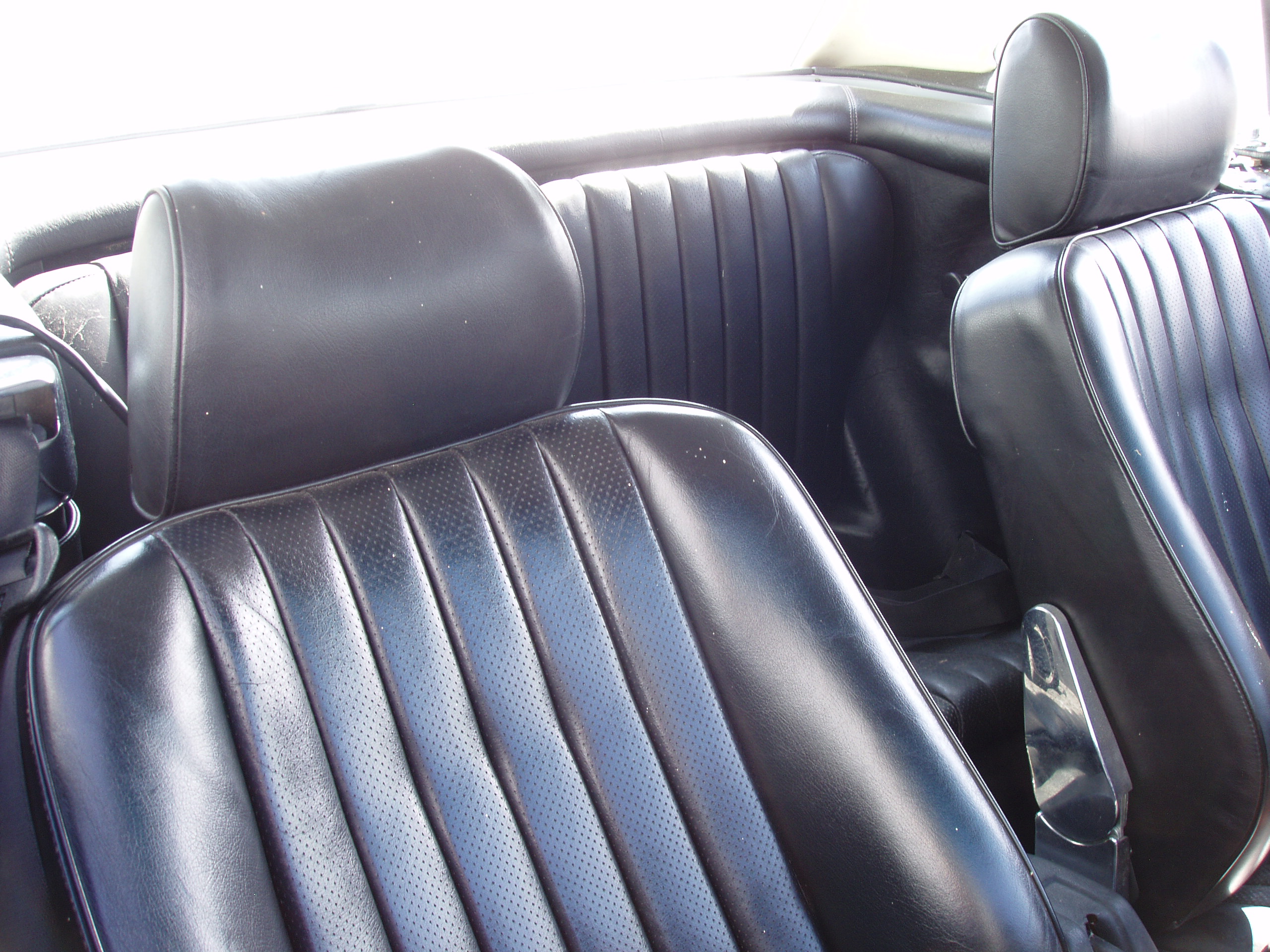 Mercedes Benz 420SL - Image 12