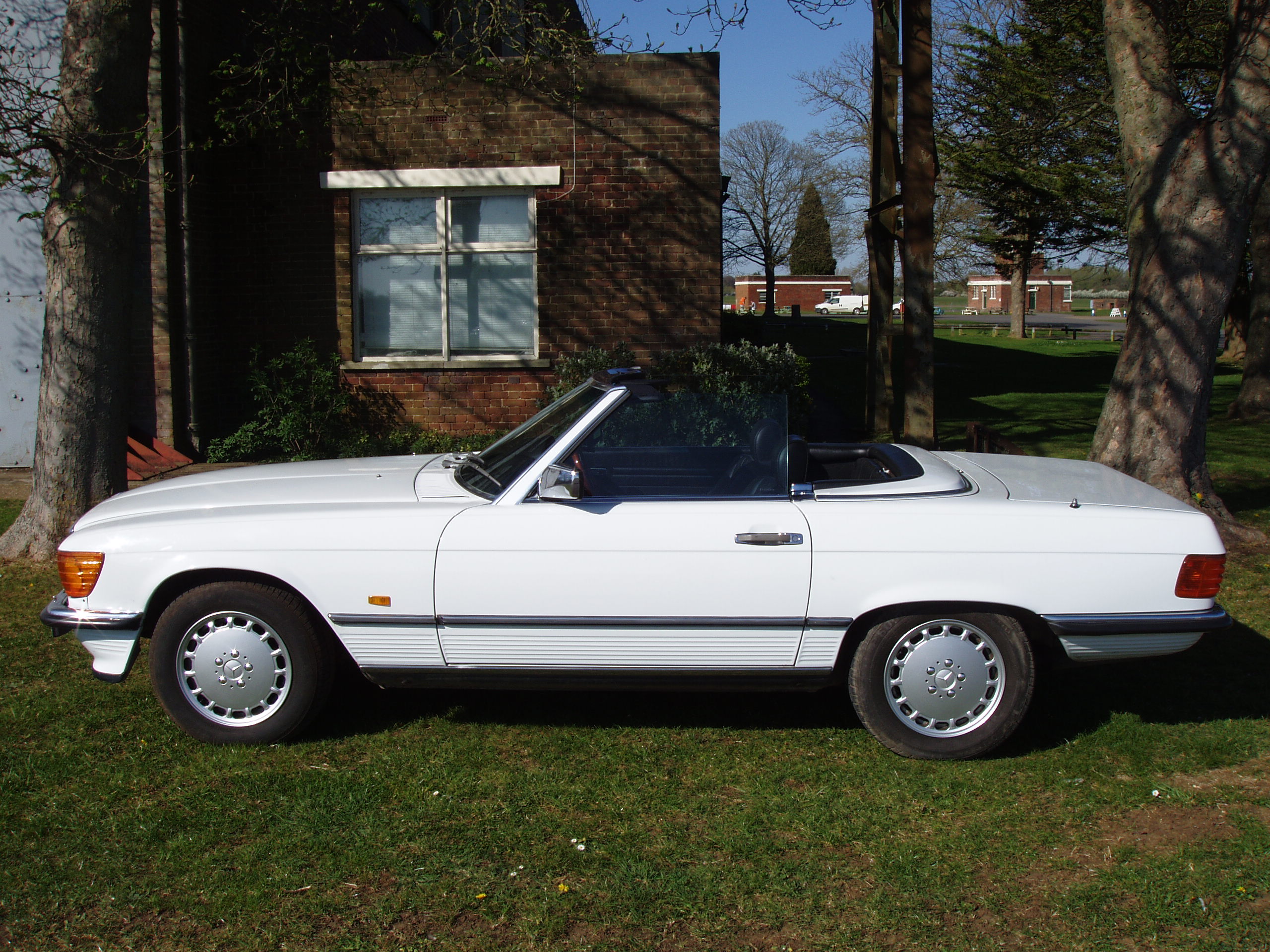 Mercedes Benz 420SL - Image 15
