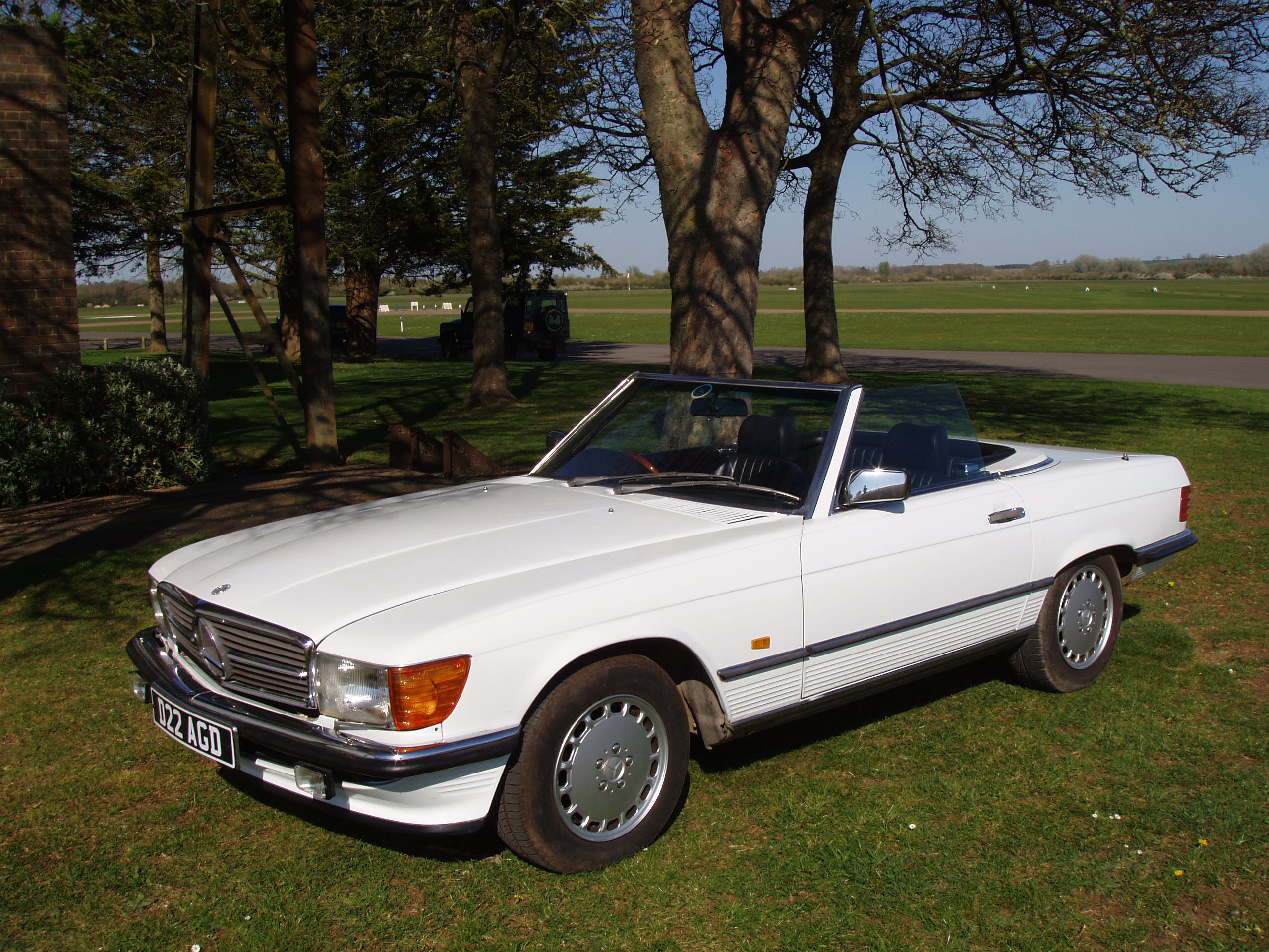 Mercedes Benz 420SL - Image 16