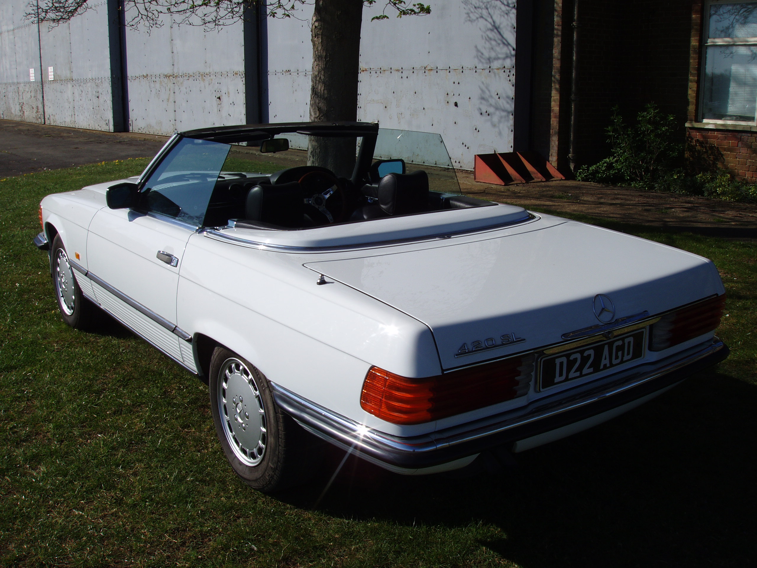 Mercedes Benz 420SL - Image 21