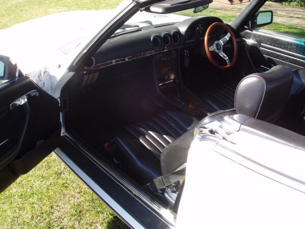 Mercedes Benz 420SL - Image 24