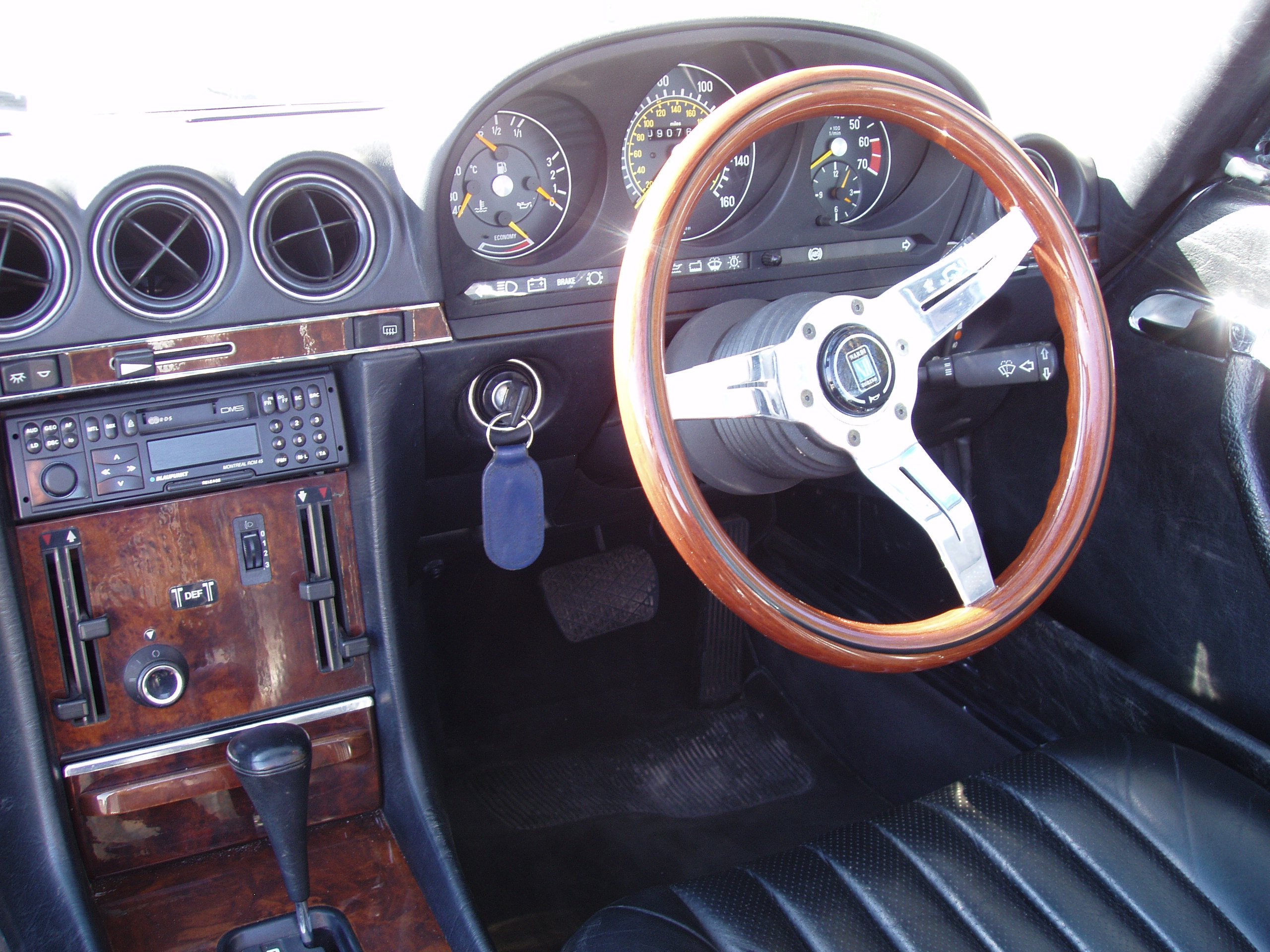 Mercedes Benz 420SL - Image 25