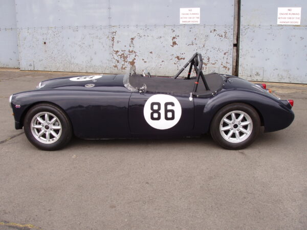 M.G. A racer - Image 3