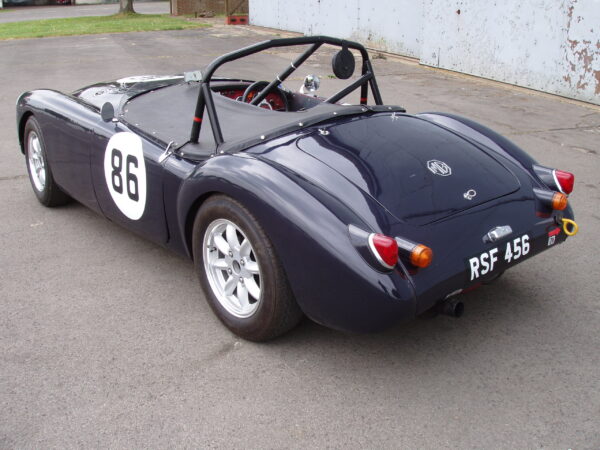 M.G. A racer - Image 4