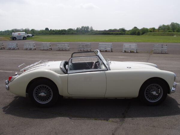 MG A Roadster - Image 14